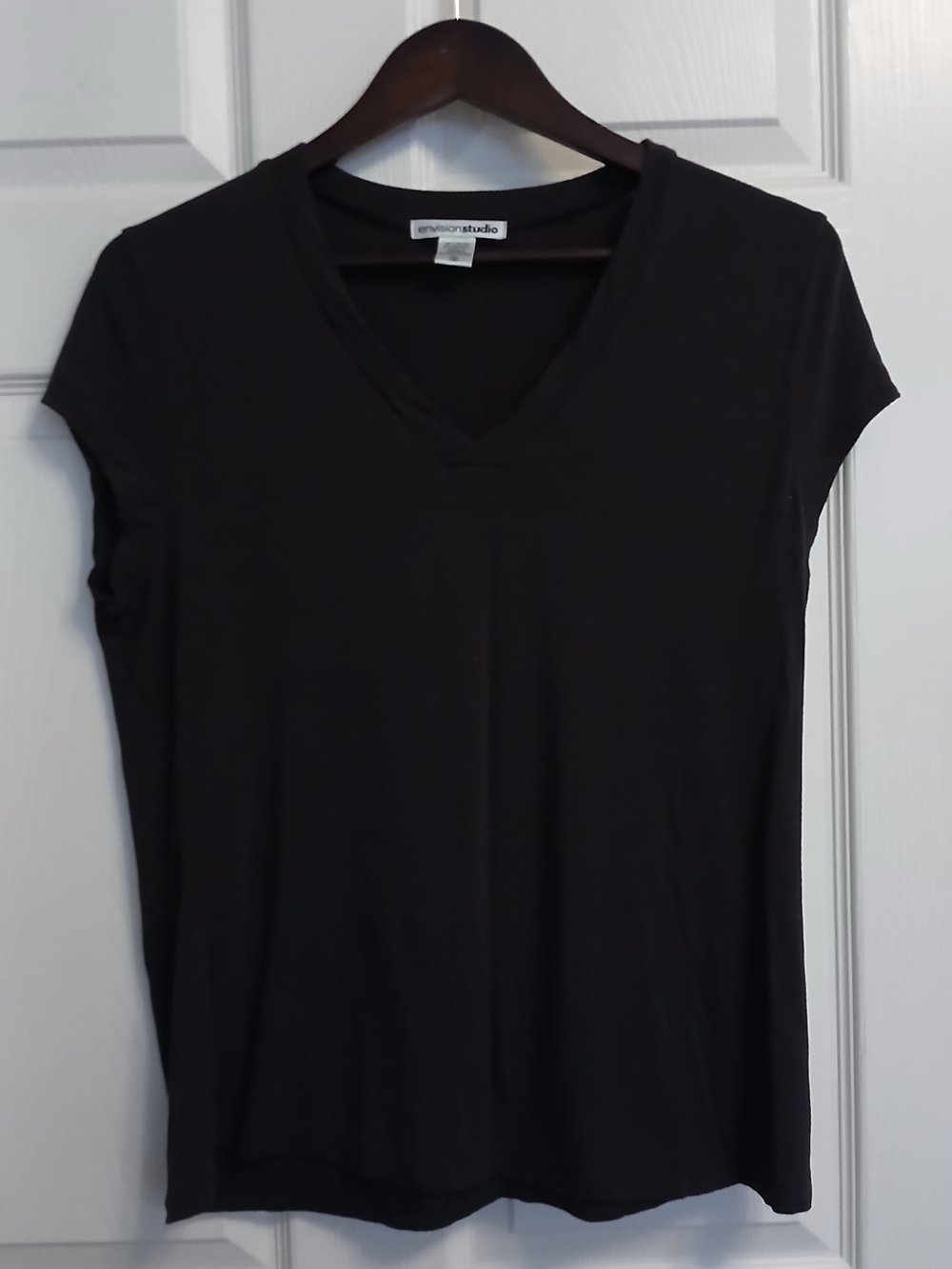 envion studio Black V-Neck Short Sleeve Tee